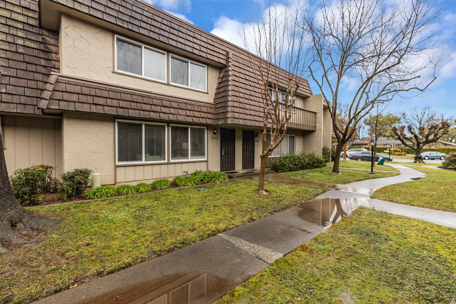 2342 Via Camino Avenue