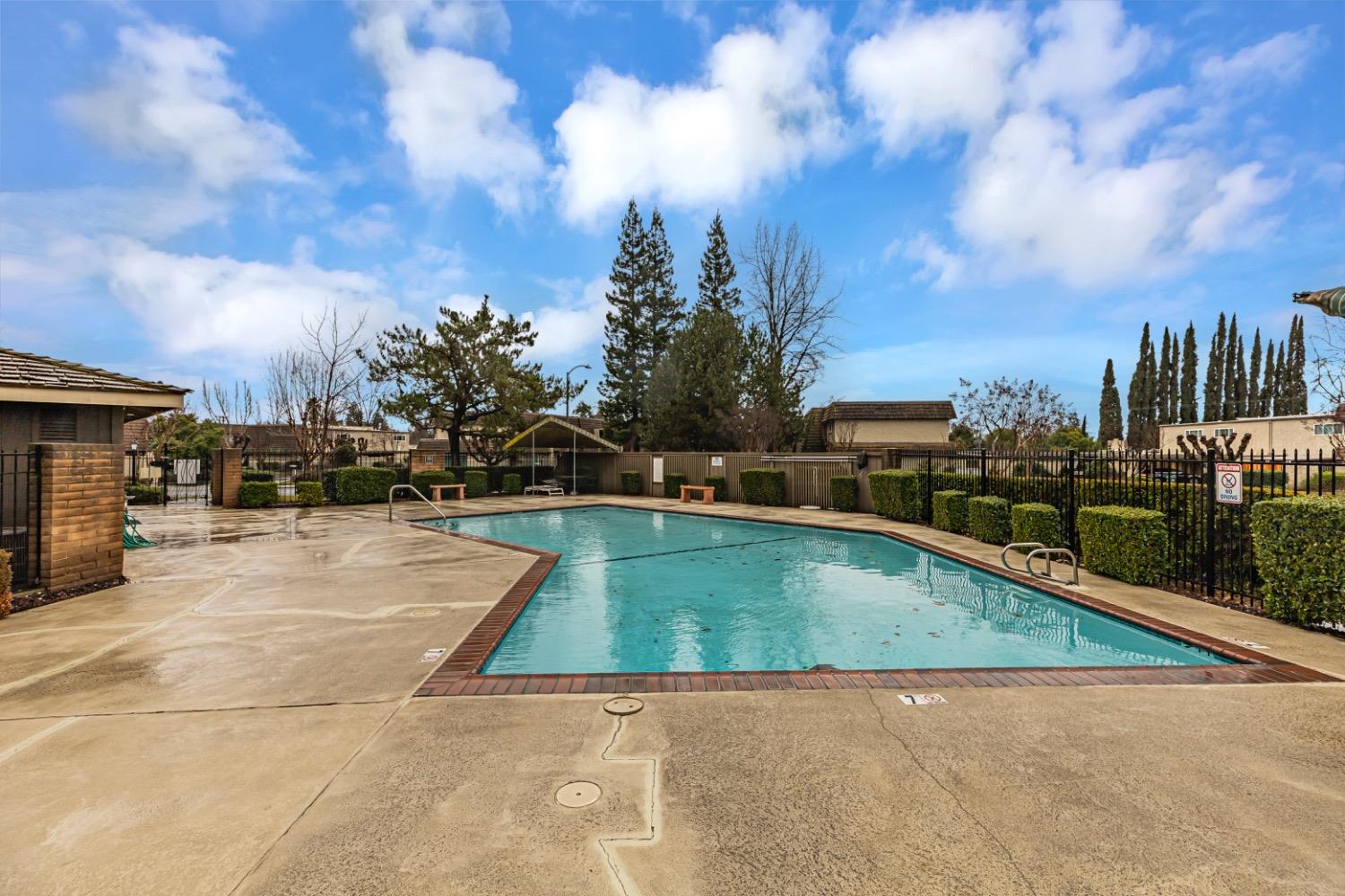 2342 Via Camino Avenue