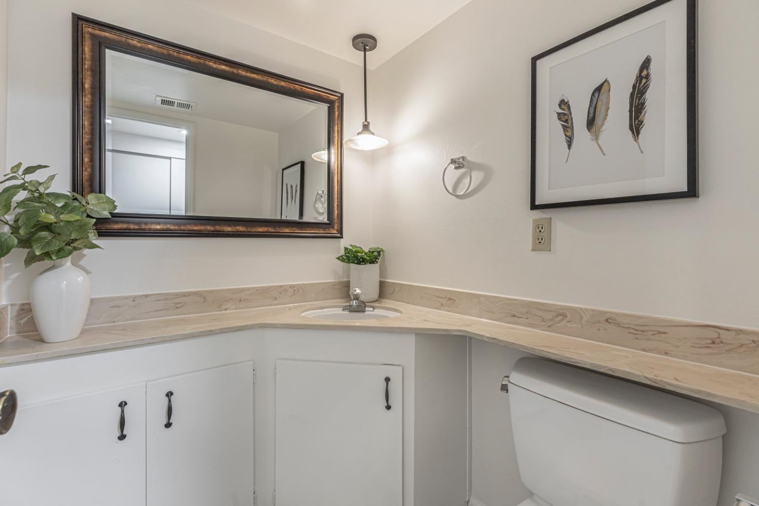 2342 Via Camino Avenue