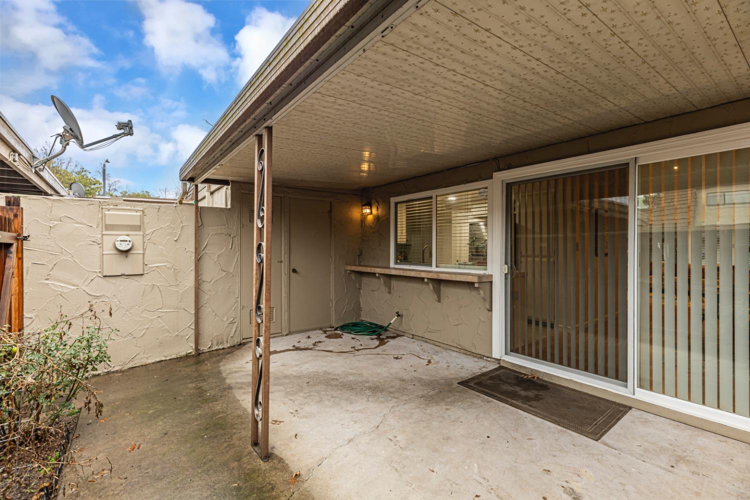 2342 Via Camino Avenue