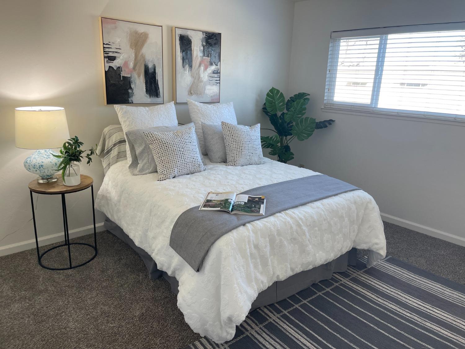 2342 Via Camino Avenue