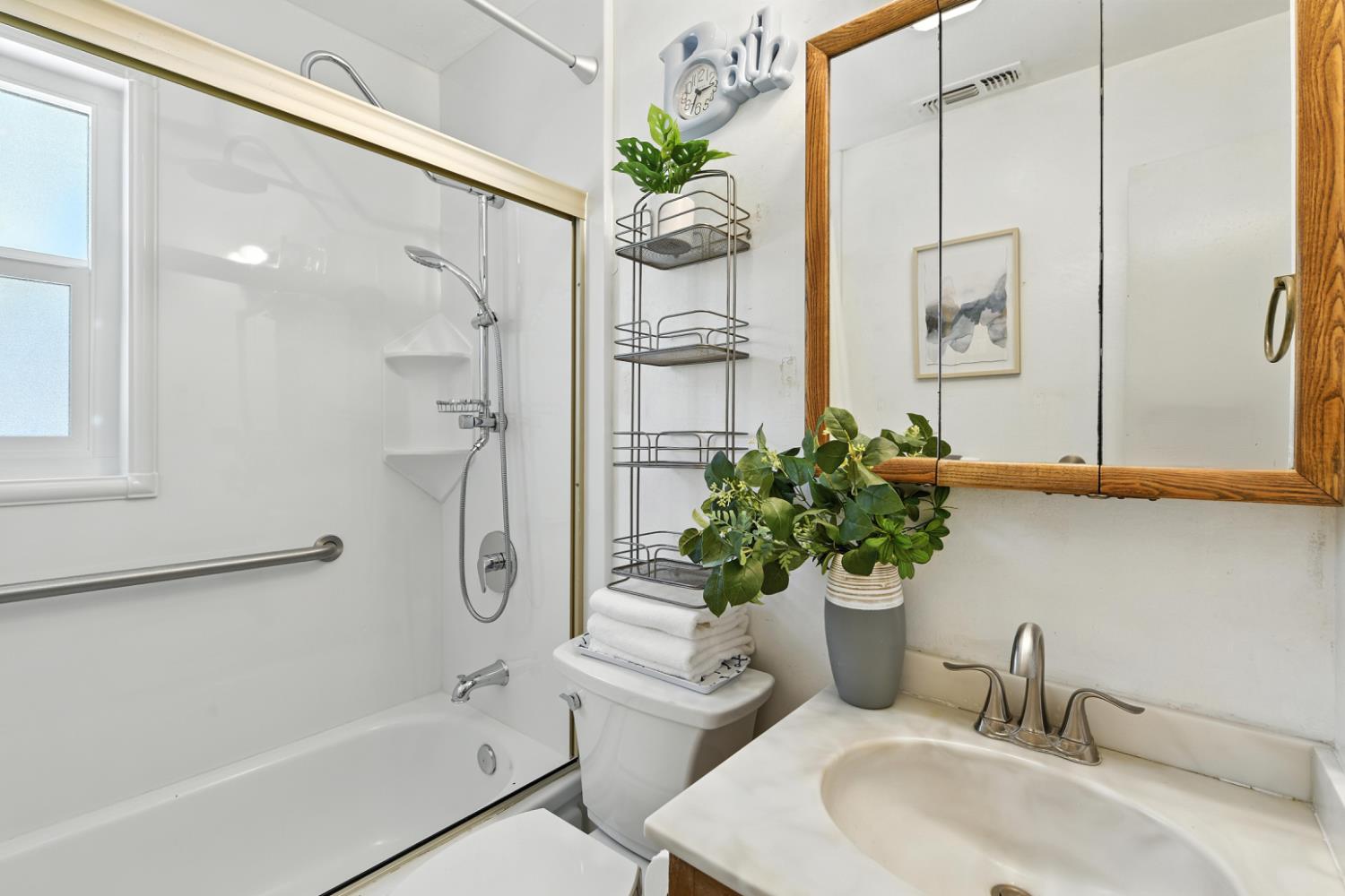 4724 Isabella Avenue