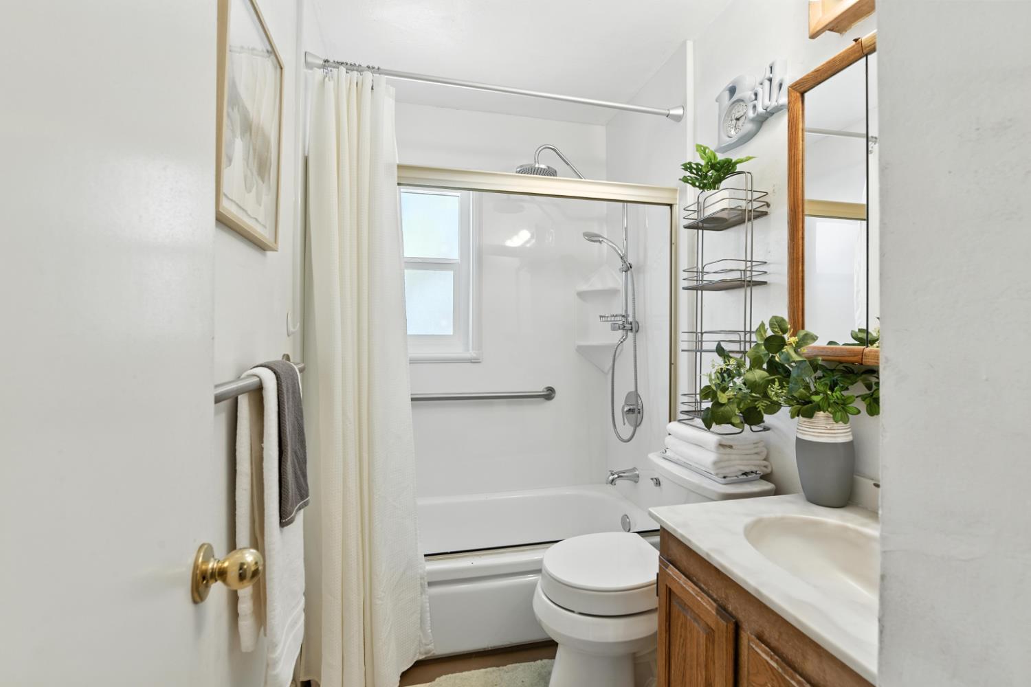 4724 Isabella Avenue