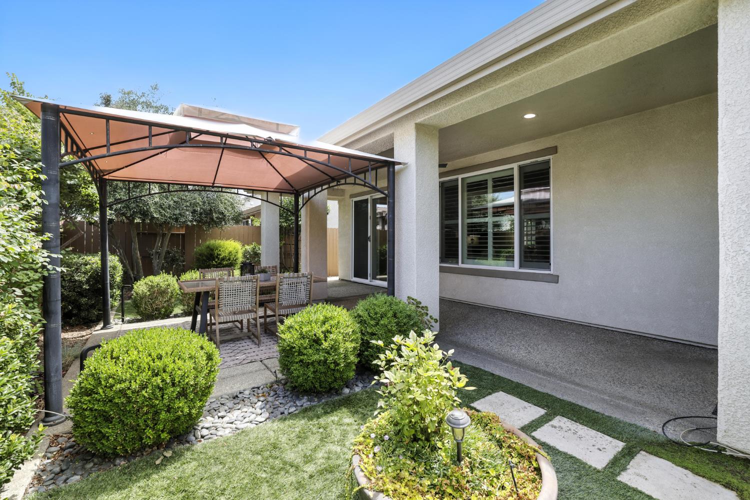 7617 Chatsworth Circle