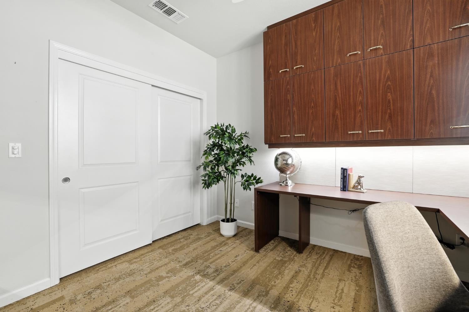 7617 Chatsworth Circle