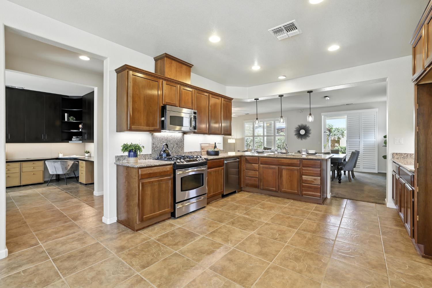 7617 Chatsworth Circle