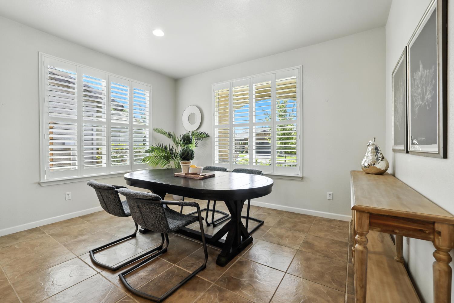 7617 Chatsworth Circle