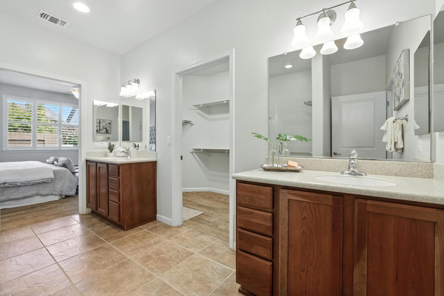 7617 Chatsworth Circle