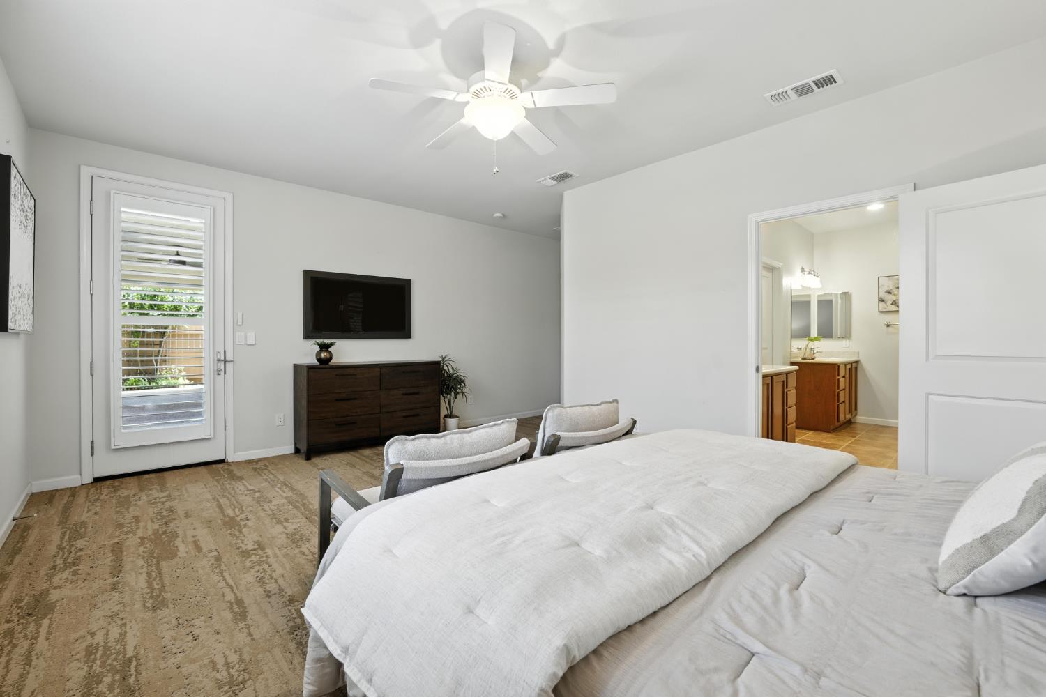 7617 Chatsworth Circle