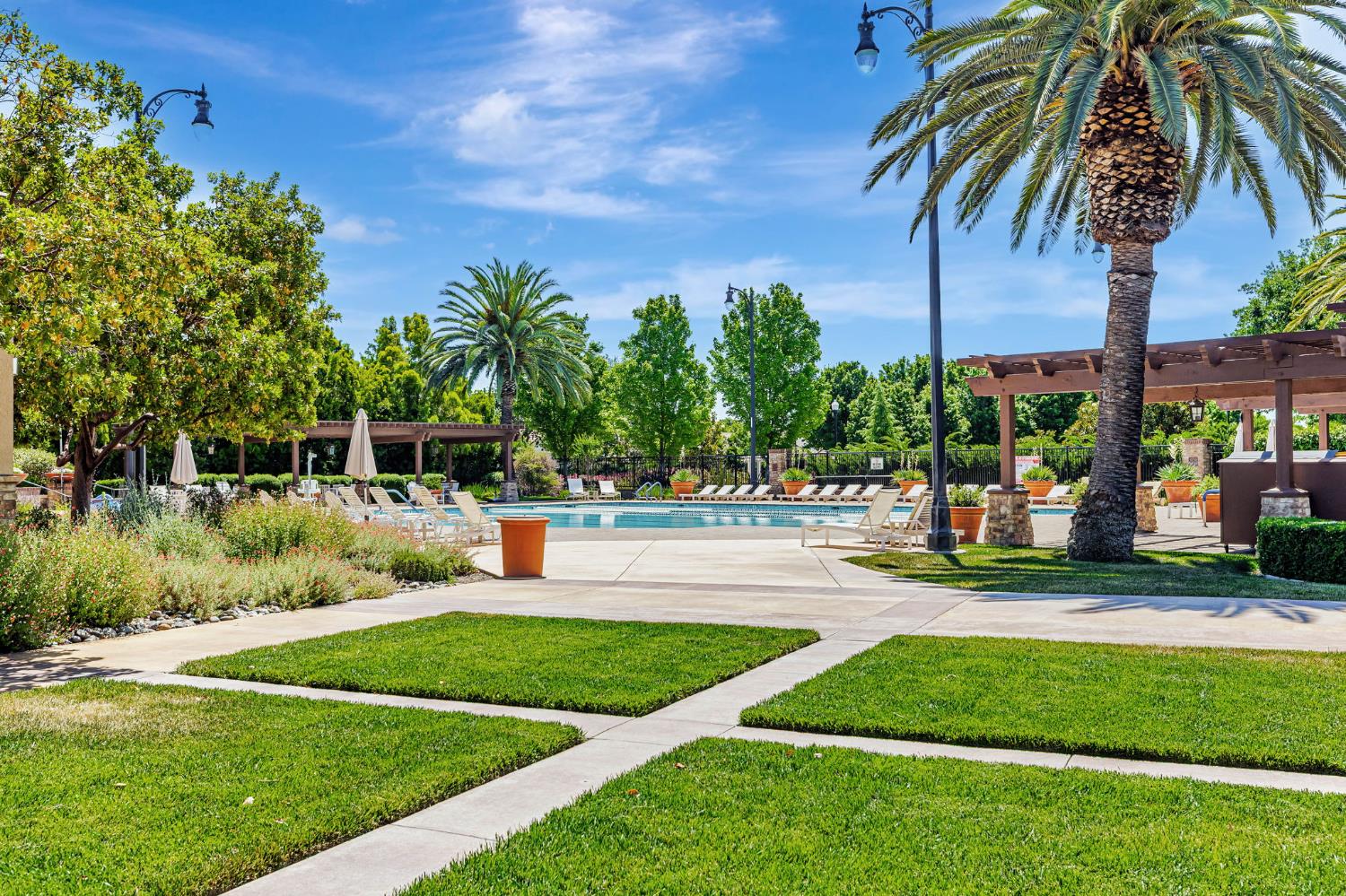 7617 Chatsworth Circle