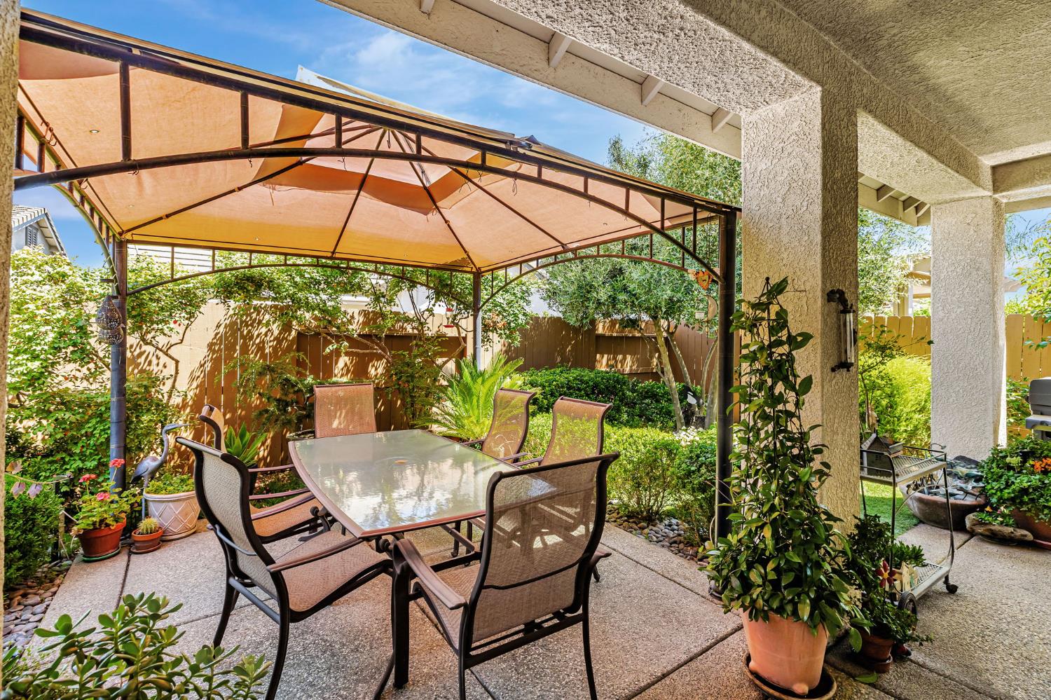 7617 Chatsworth Circle