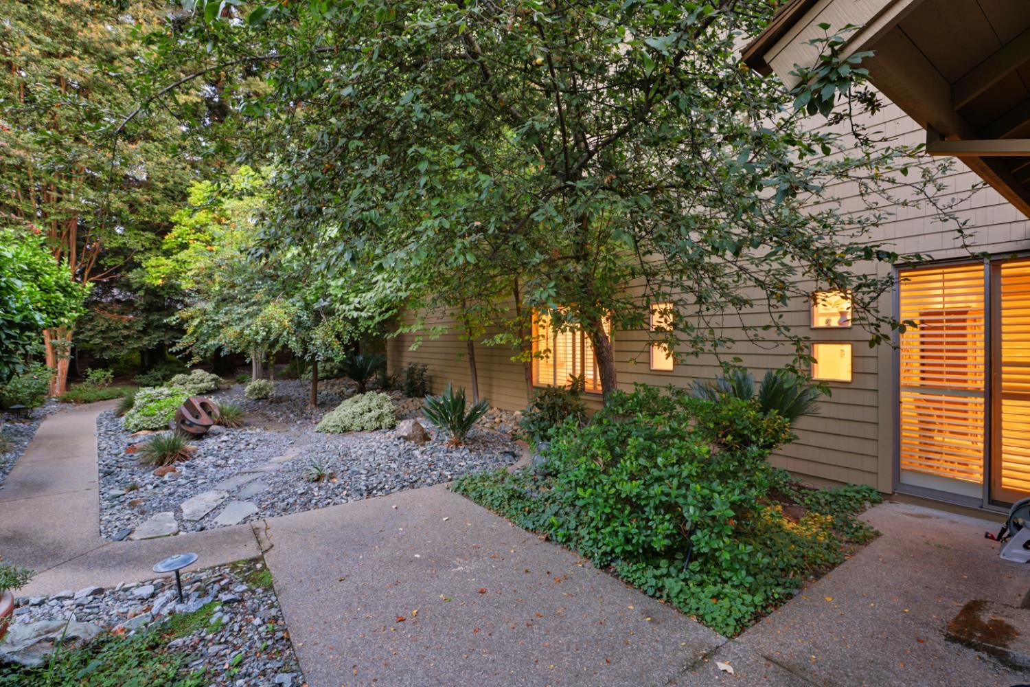 1957 Empire Oaks Court