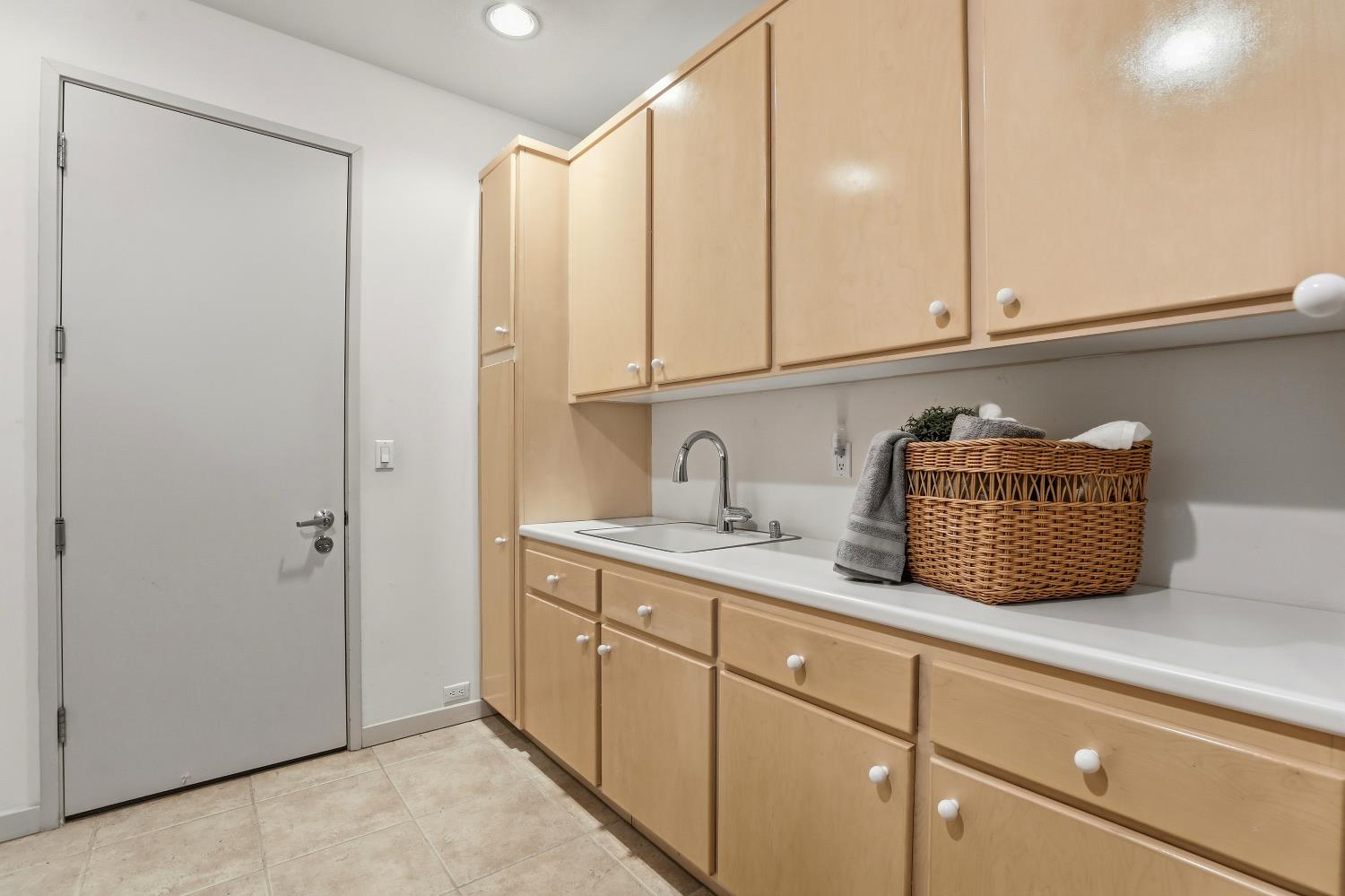 1957 Empire Oaks Court