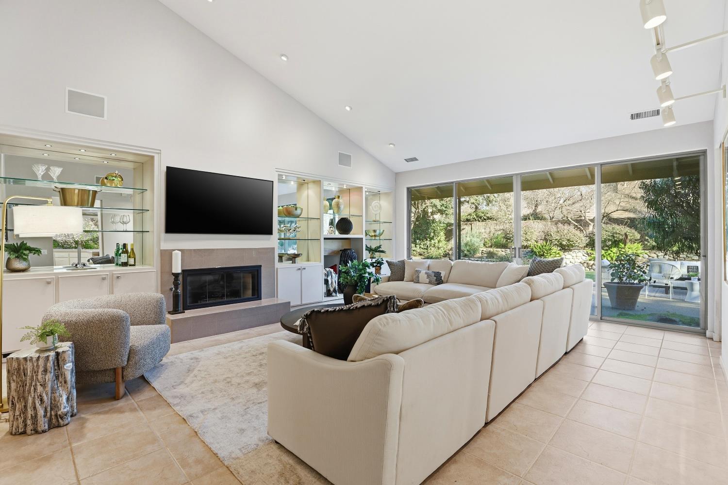 1957 Empire Oaks Court