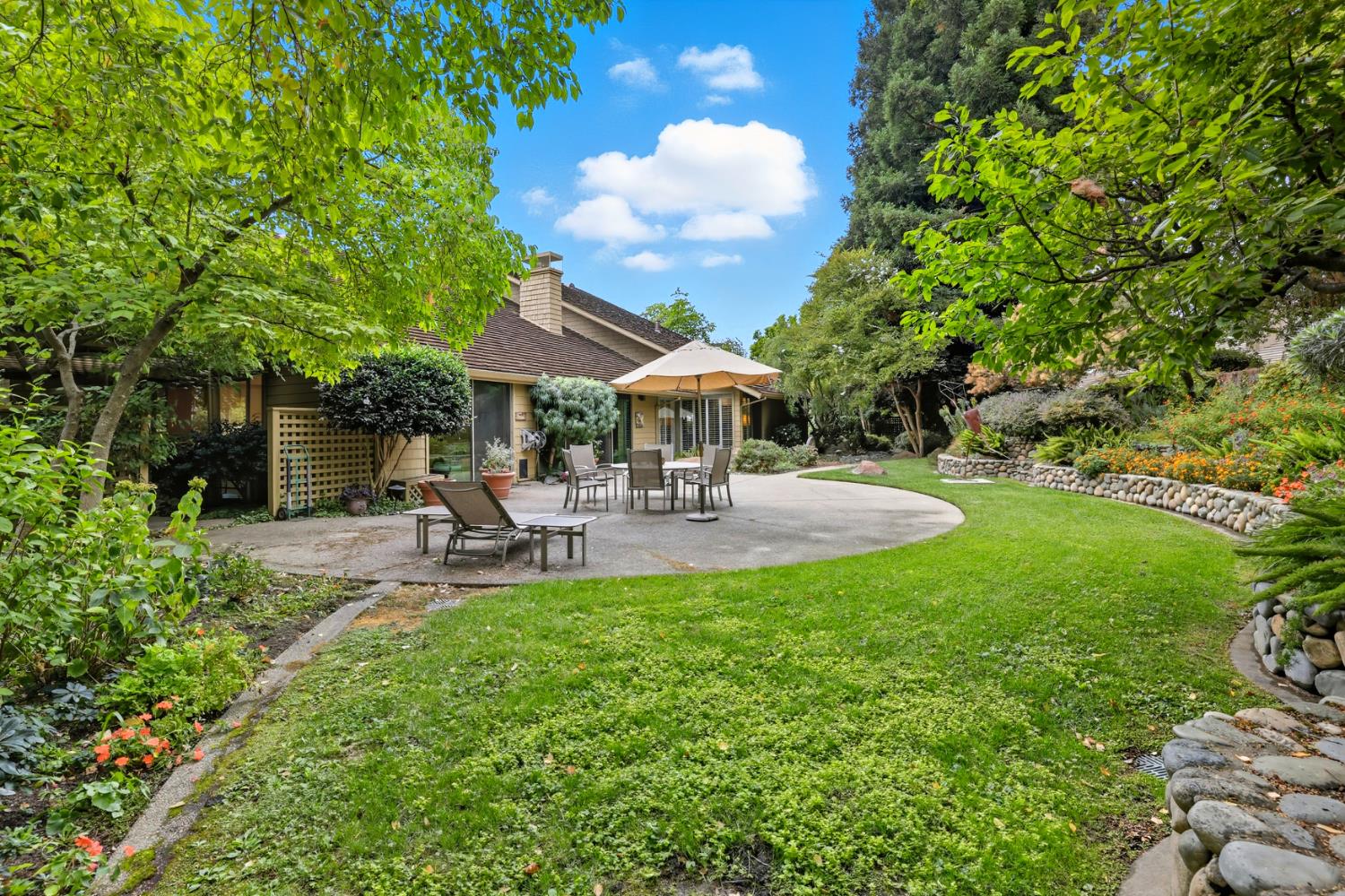 1957 Empire Oaks Court