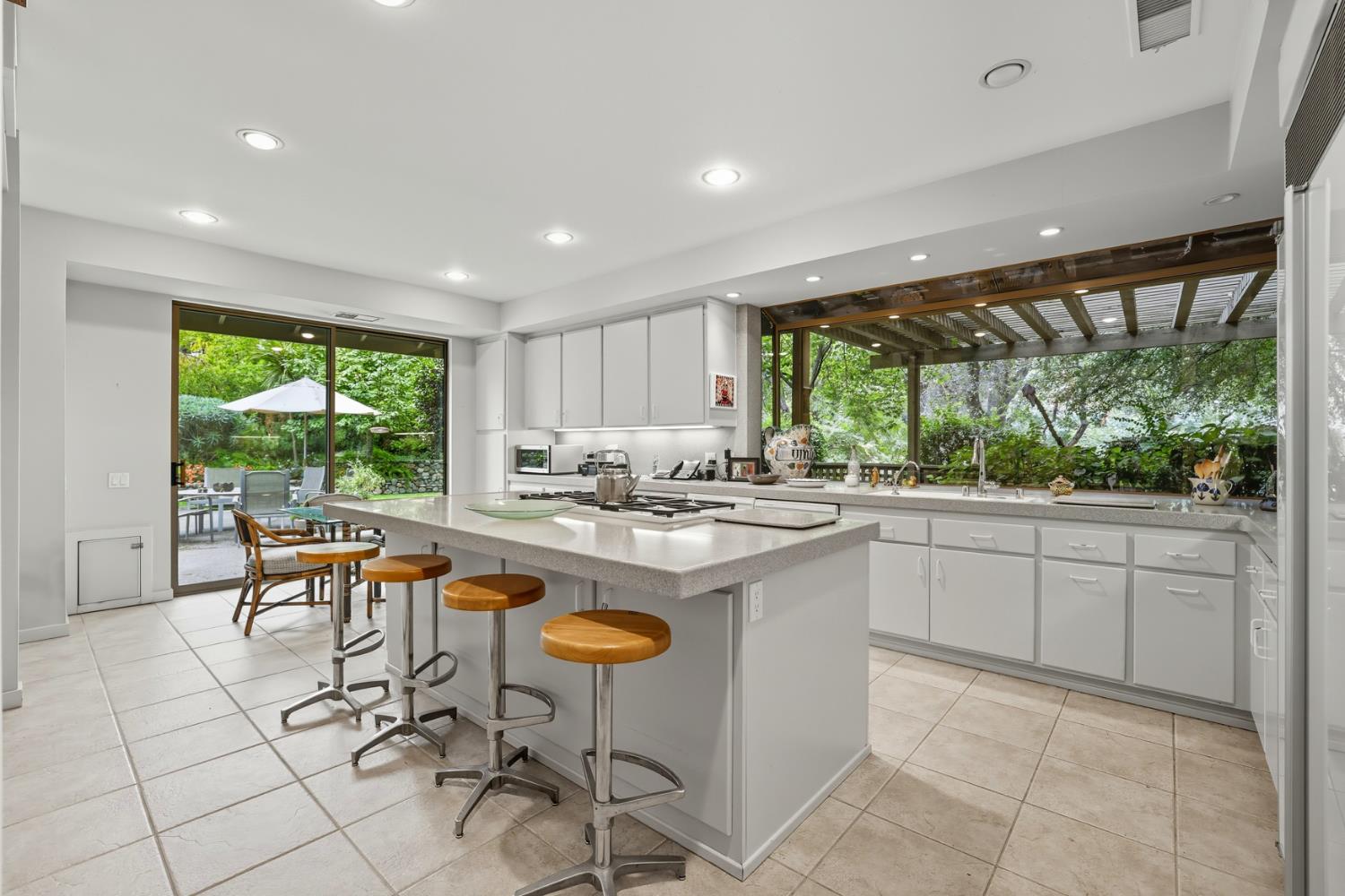 1957 Empire Oaks Court