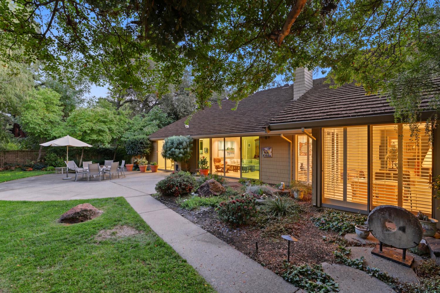 1957 Empire Oaks Court