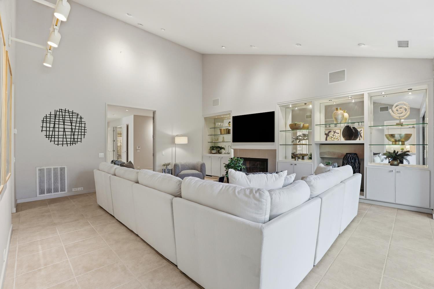 1957 Empire Oaks Court