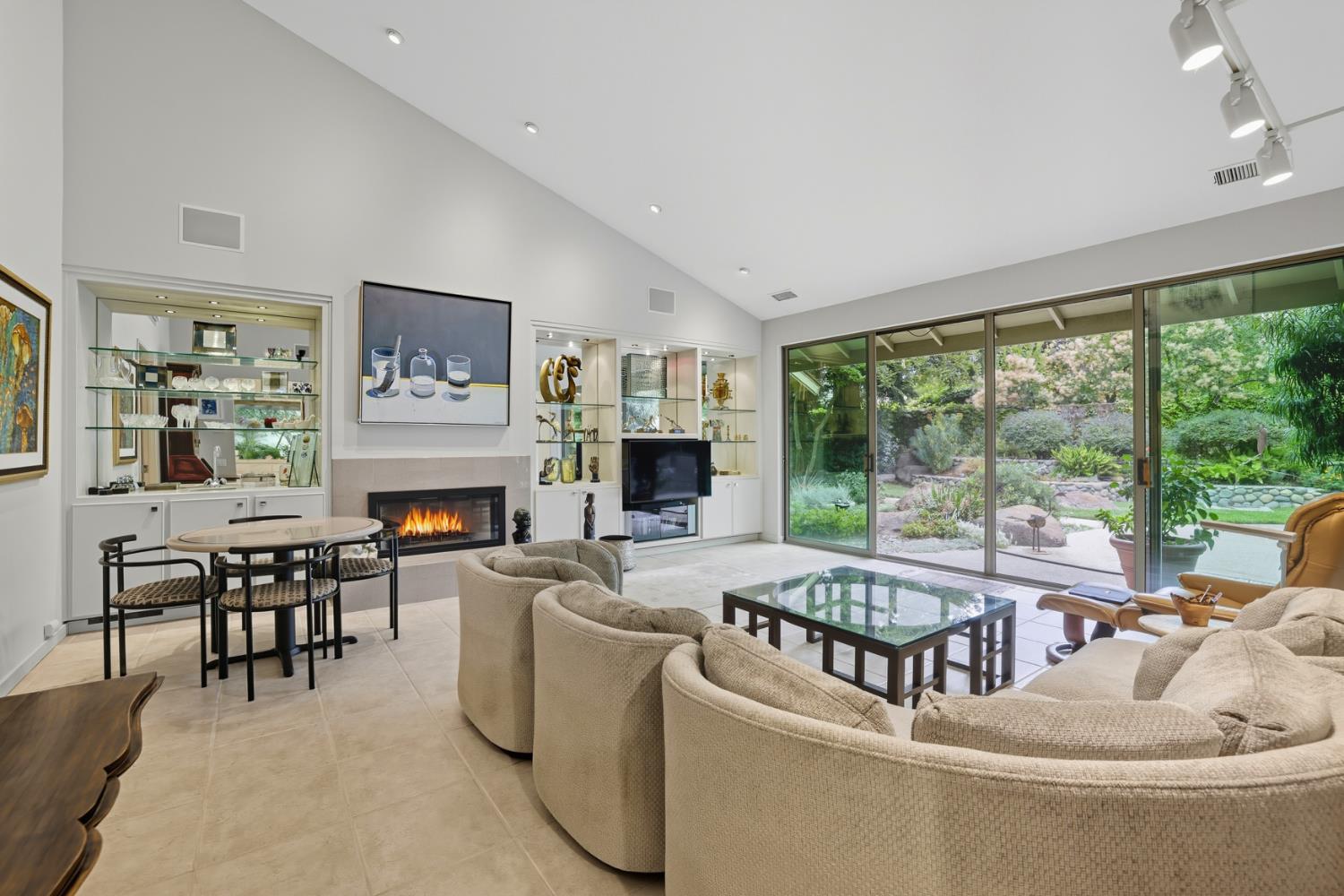 1957 Empire Oaks Court