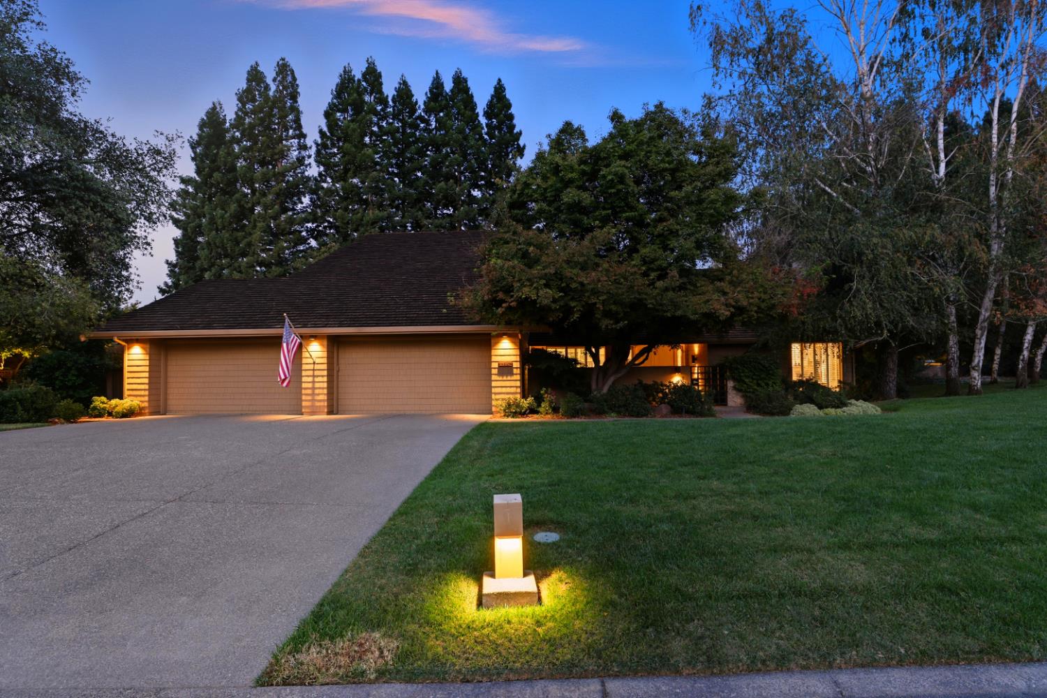 1957 Empire Oaks Court