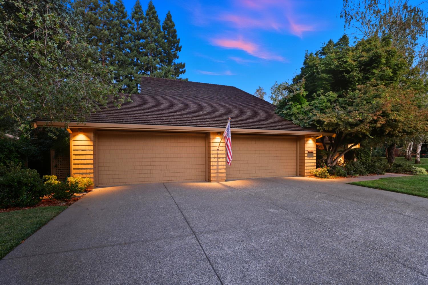 1957 Empire Oaks Court