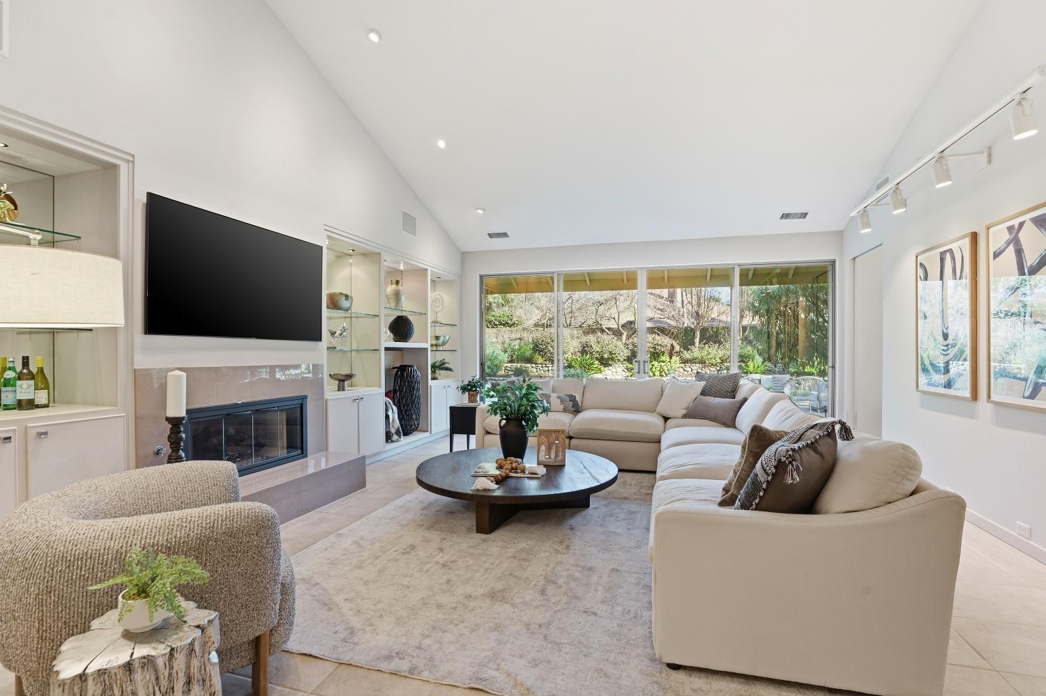 1957 Empire Oaks Court