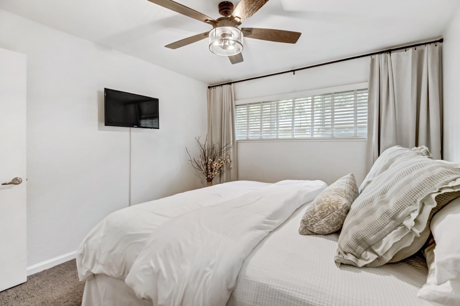 5097 Connecticut Drive 1