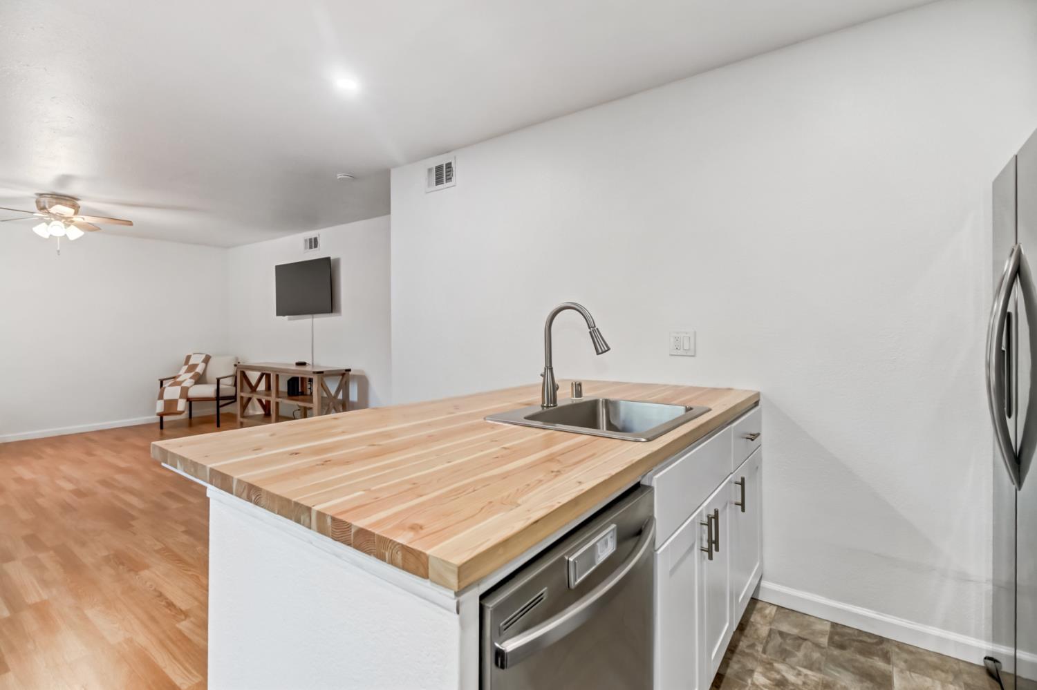 5097 Connecticut Drive 1