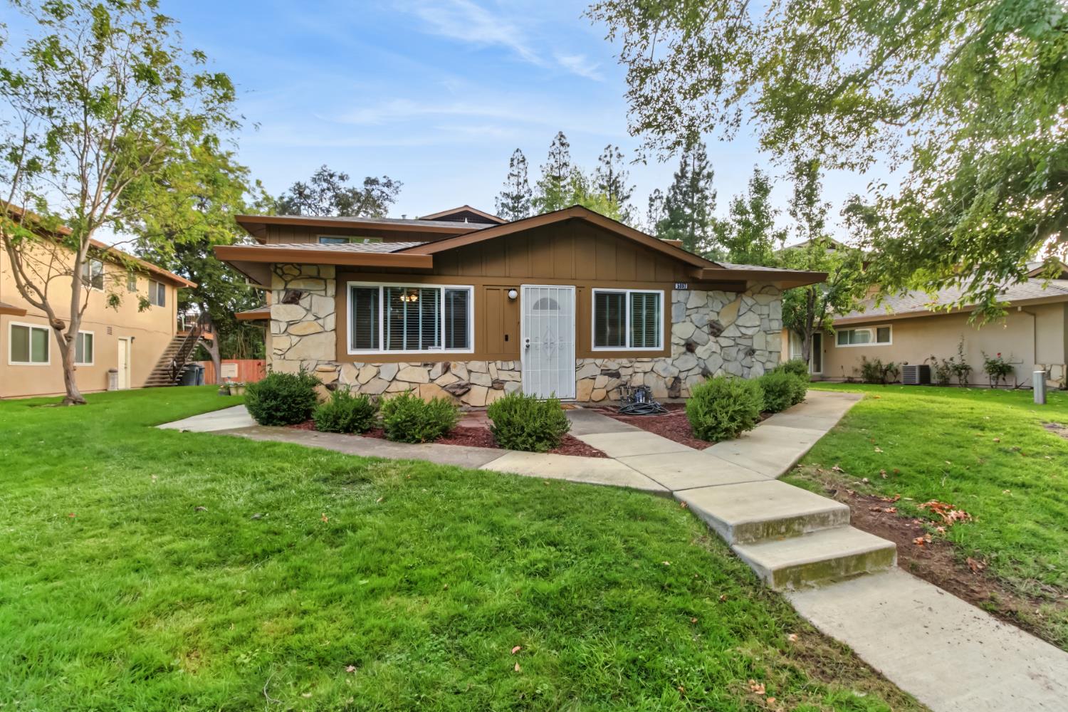 5097 Connecticut Drive 1