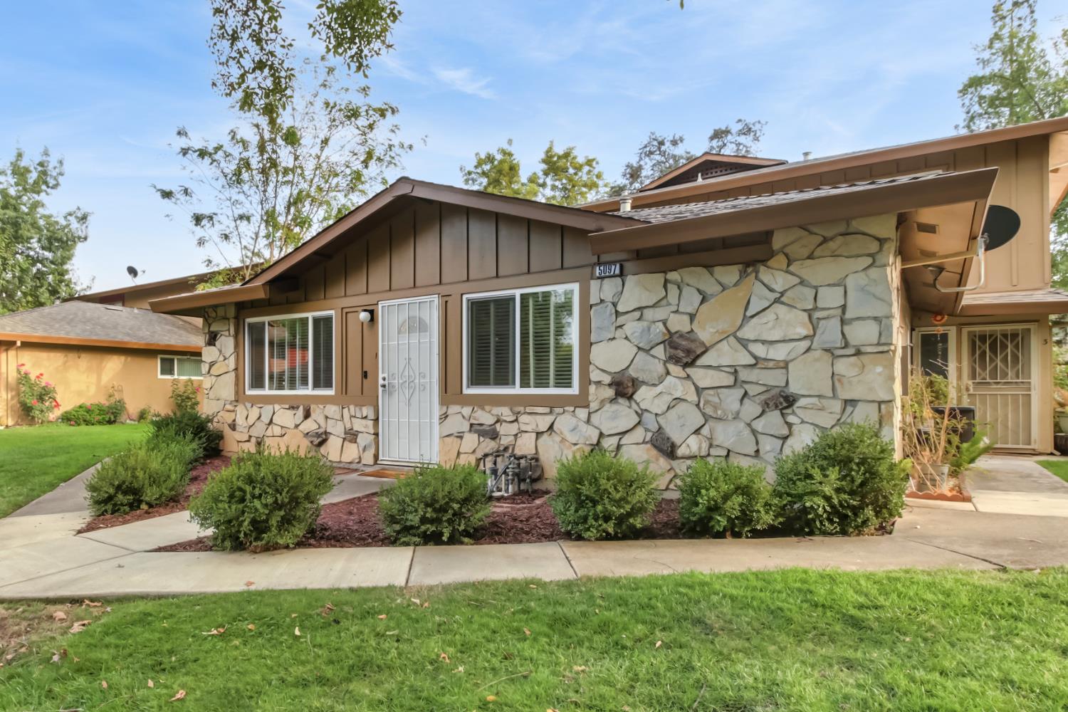 5097 Connecticut Drive 1