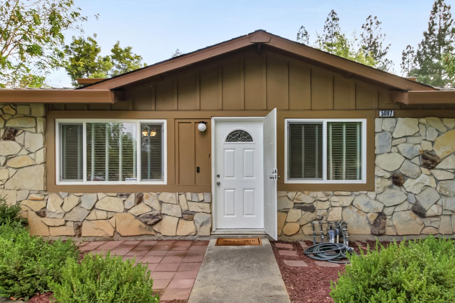 5097 Connecticut Drive 1