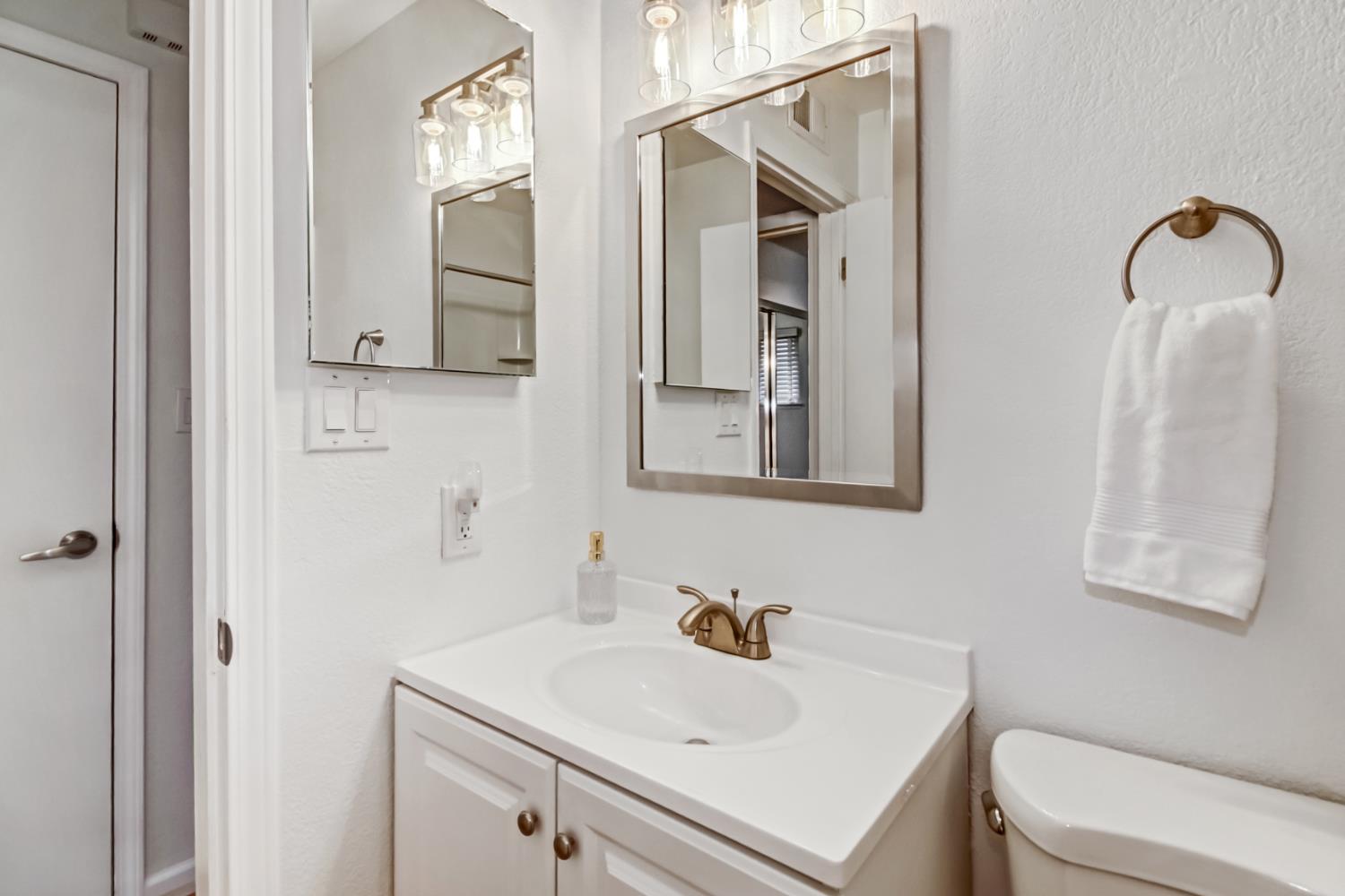 5097 Connecticut Drive 1