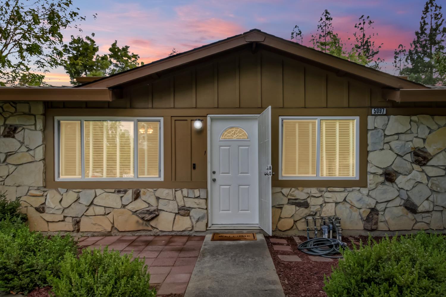 5097 Connecticut Drive 1