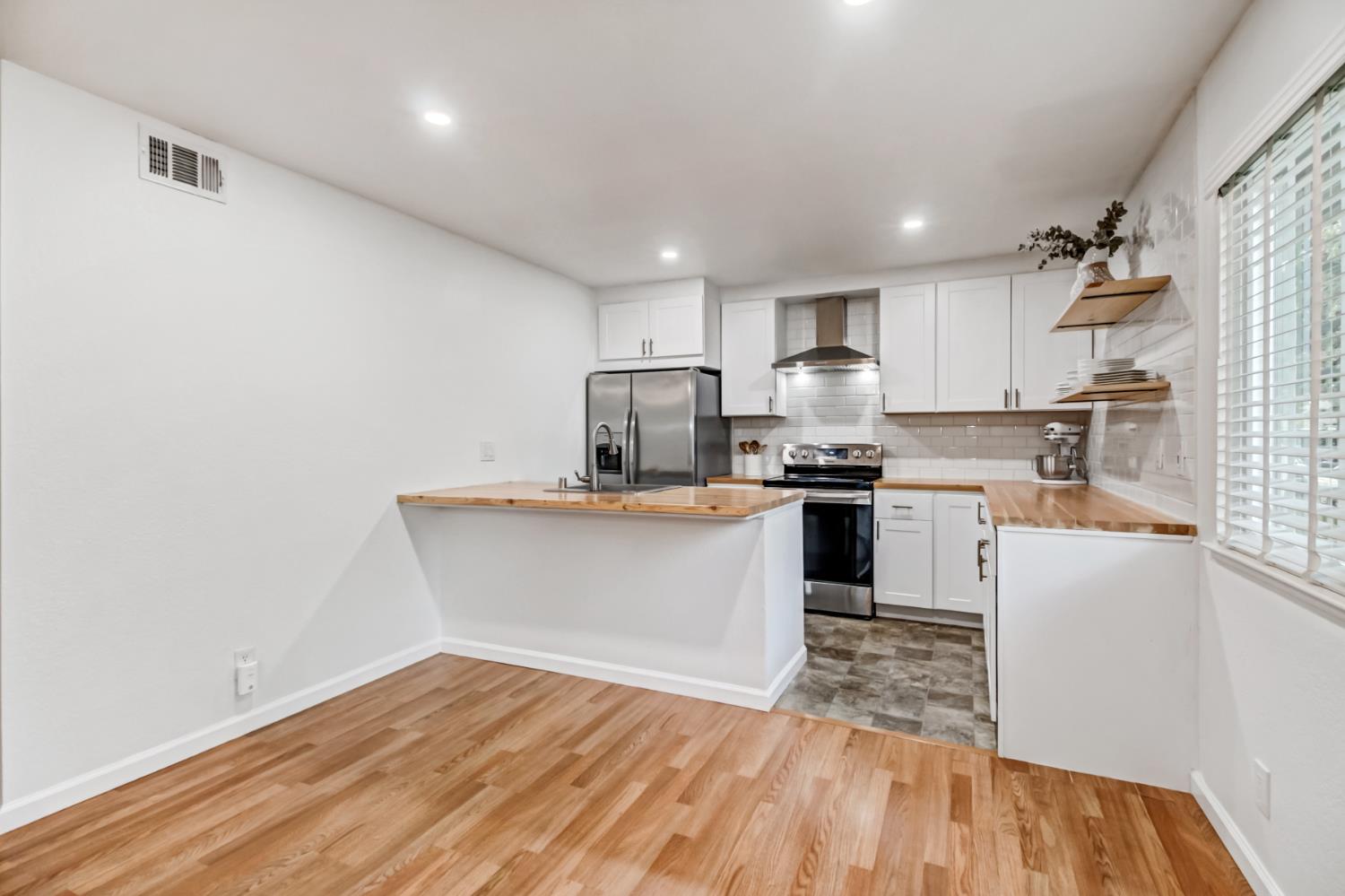 5097 Connecticut Drive 1