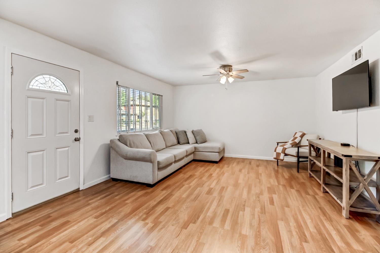 5097 Connecticut Drive 1