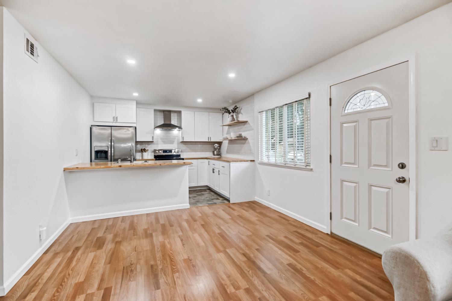 5097 Connecticut Drive 1