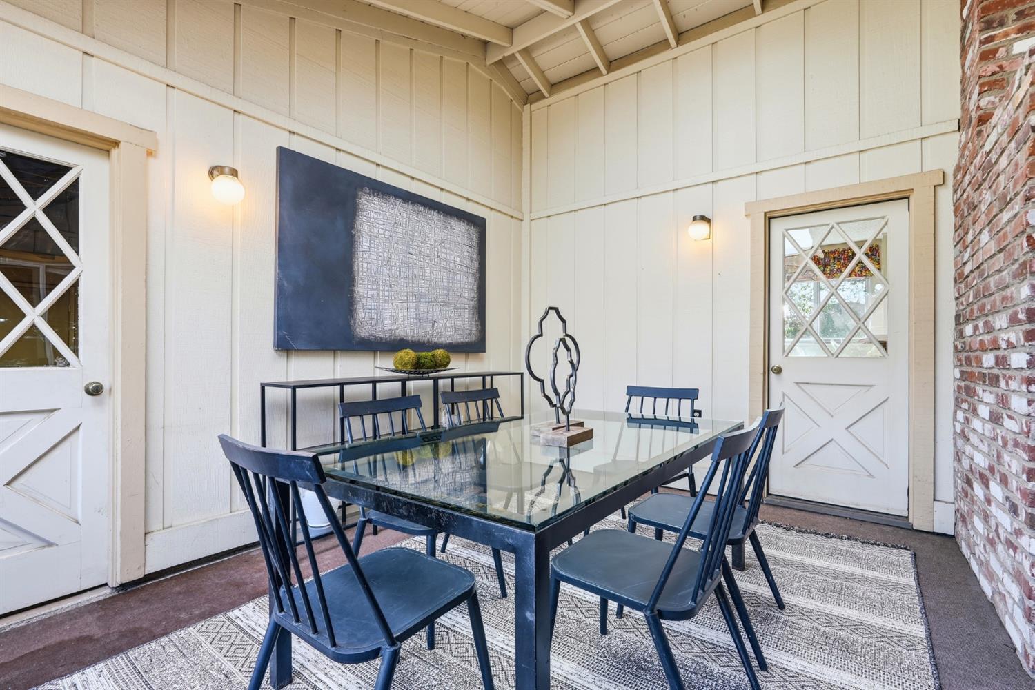 5800 Shelldrake Court