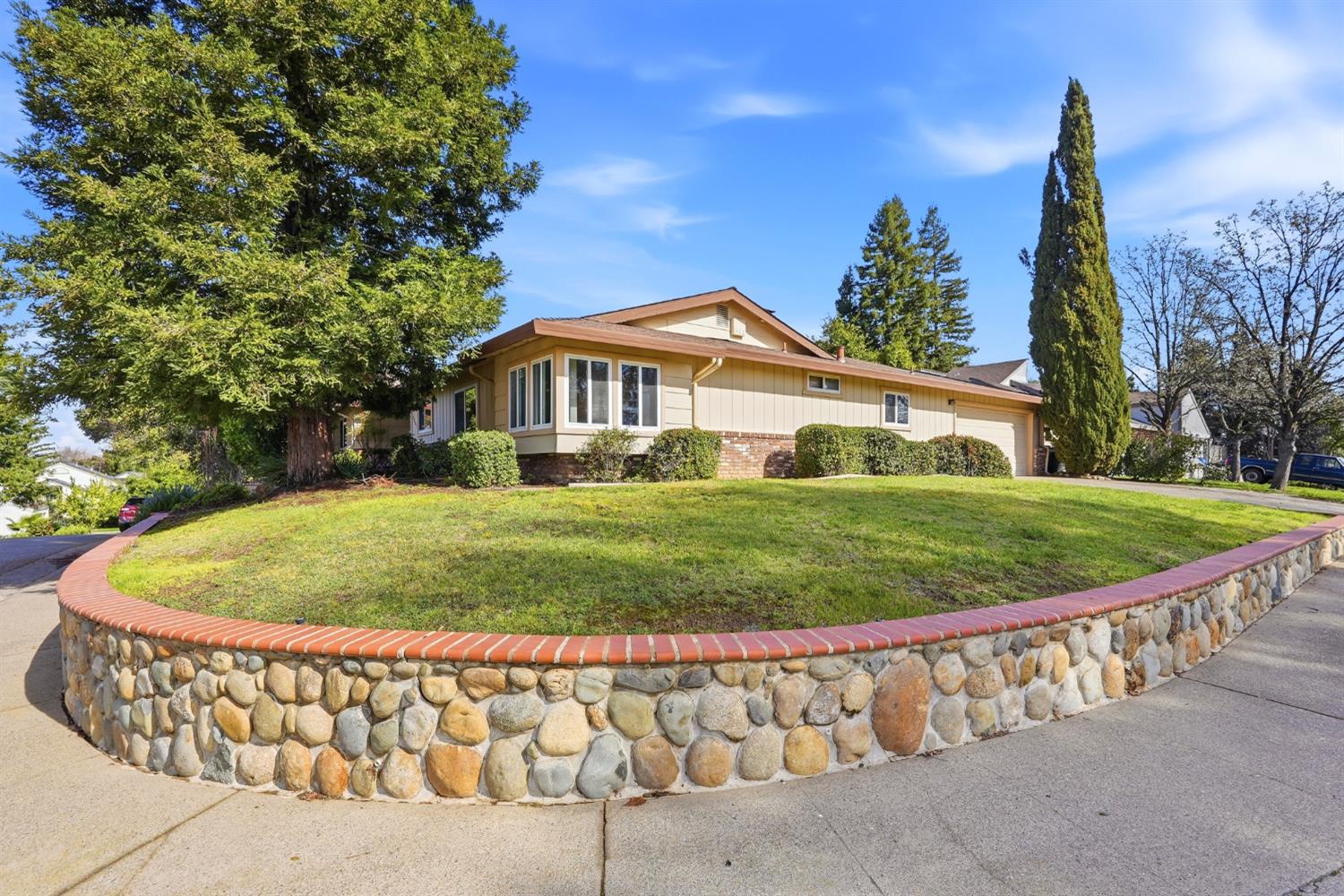 5800 Shelldrake Court