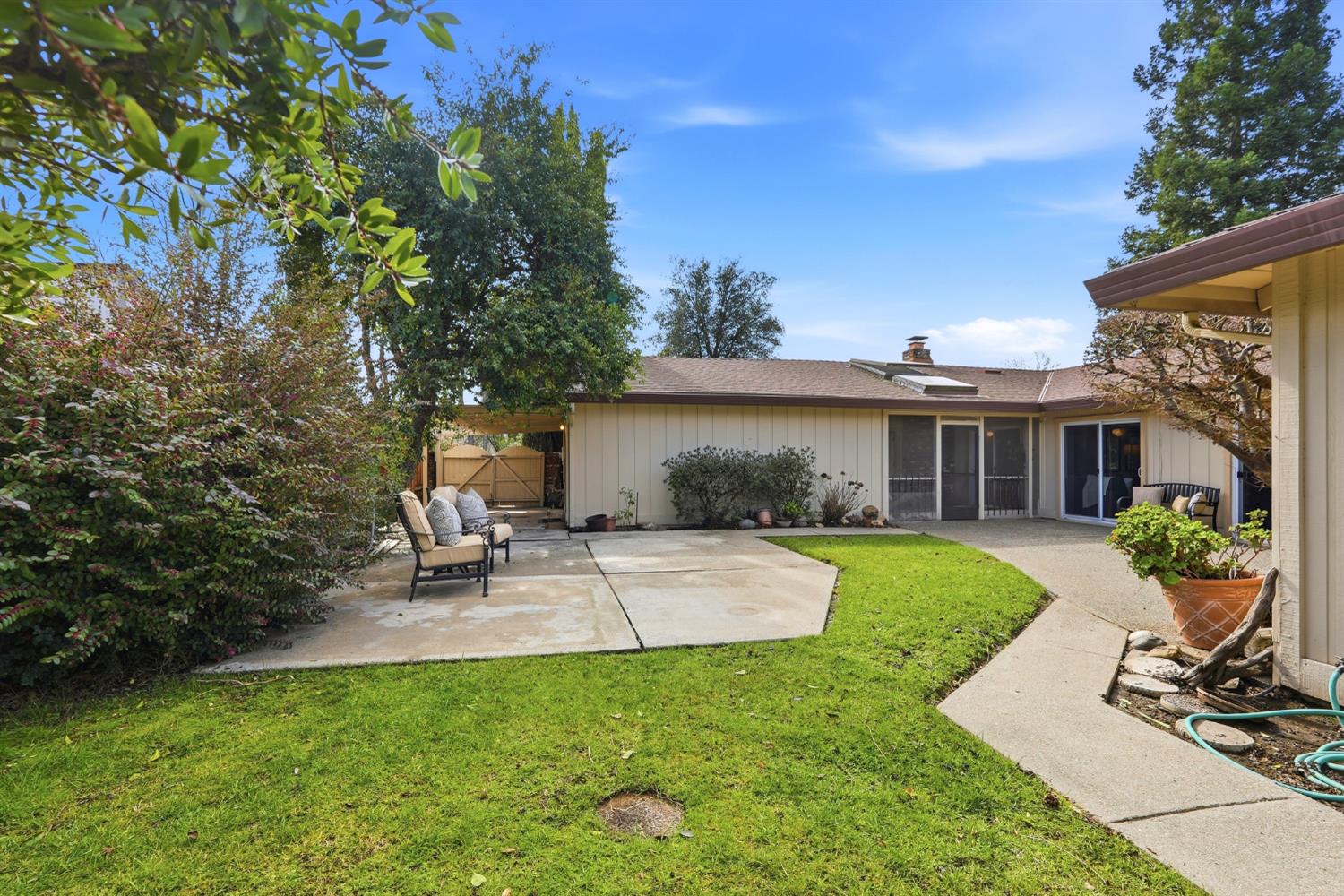 5800 Shelldrake Court