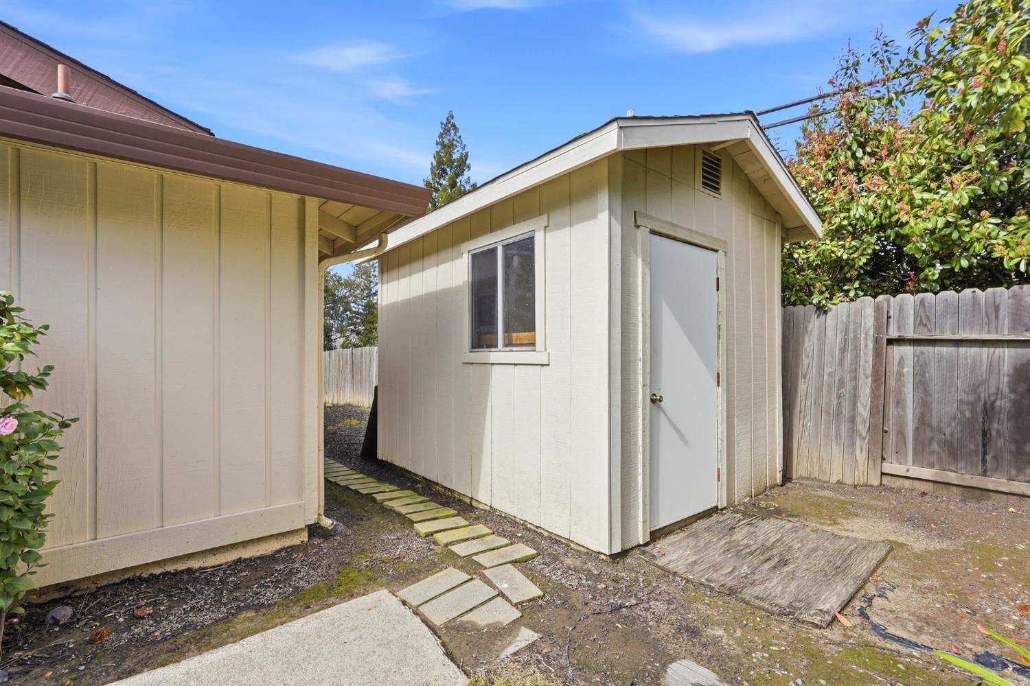 5800 Shelldrake Court