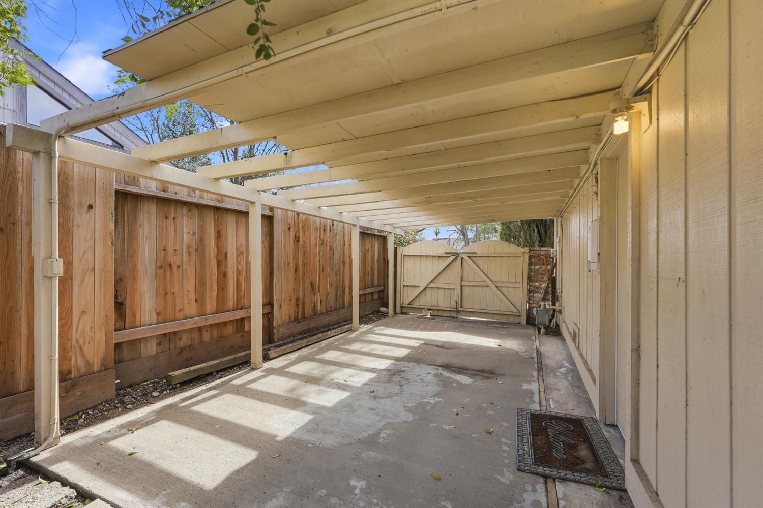 5800 Shelldrake Court