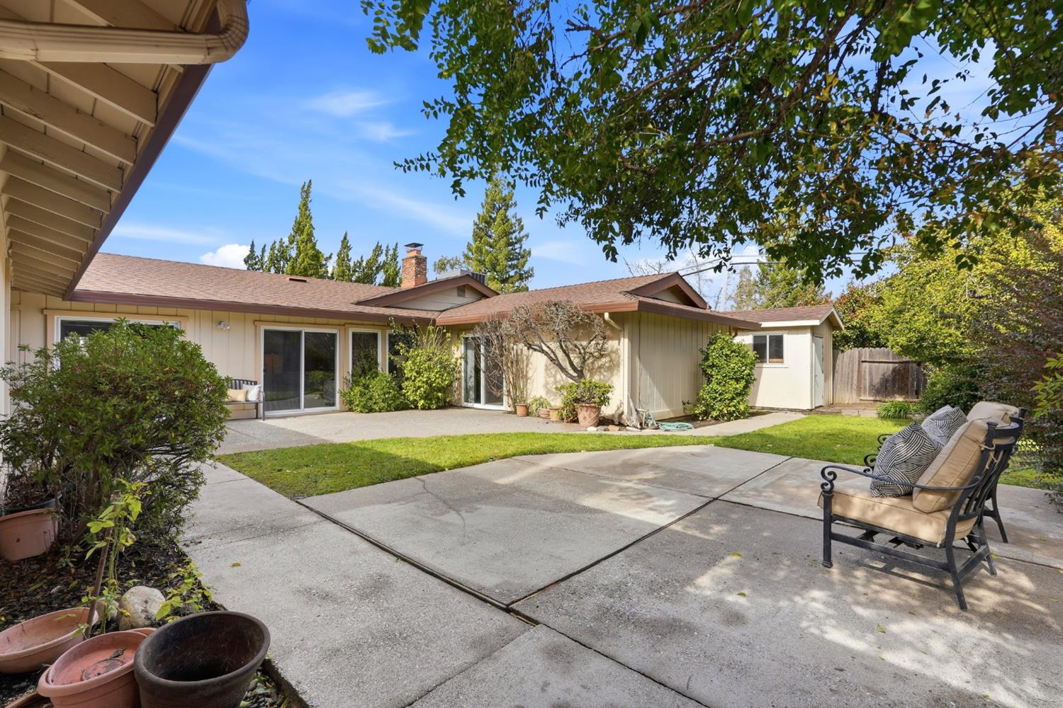 5800 Shelldrake Court