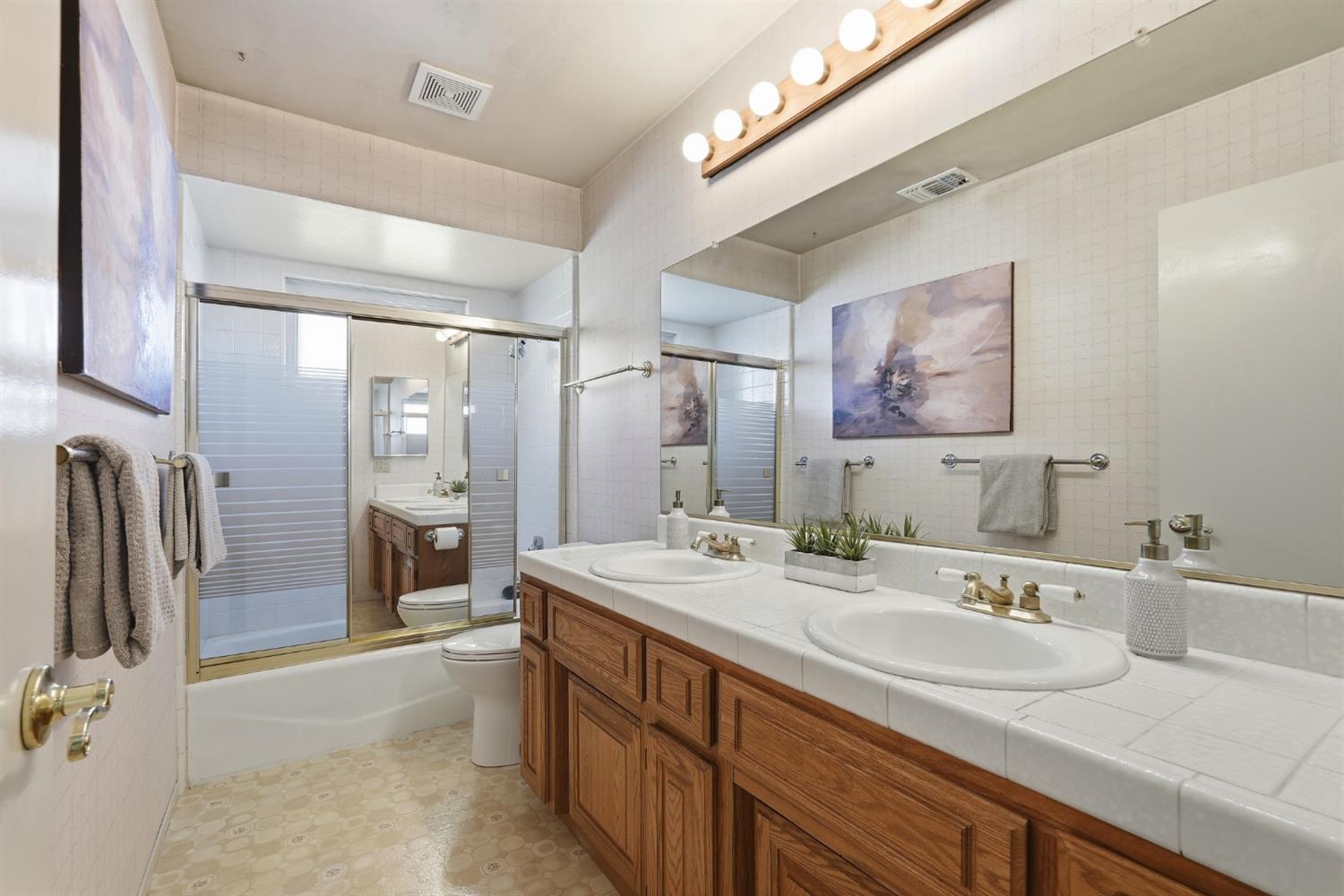 5800 Shelldrake Court