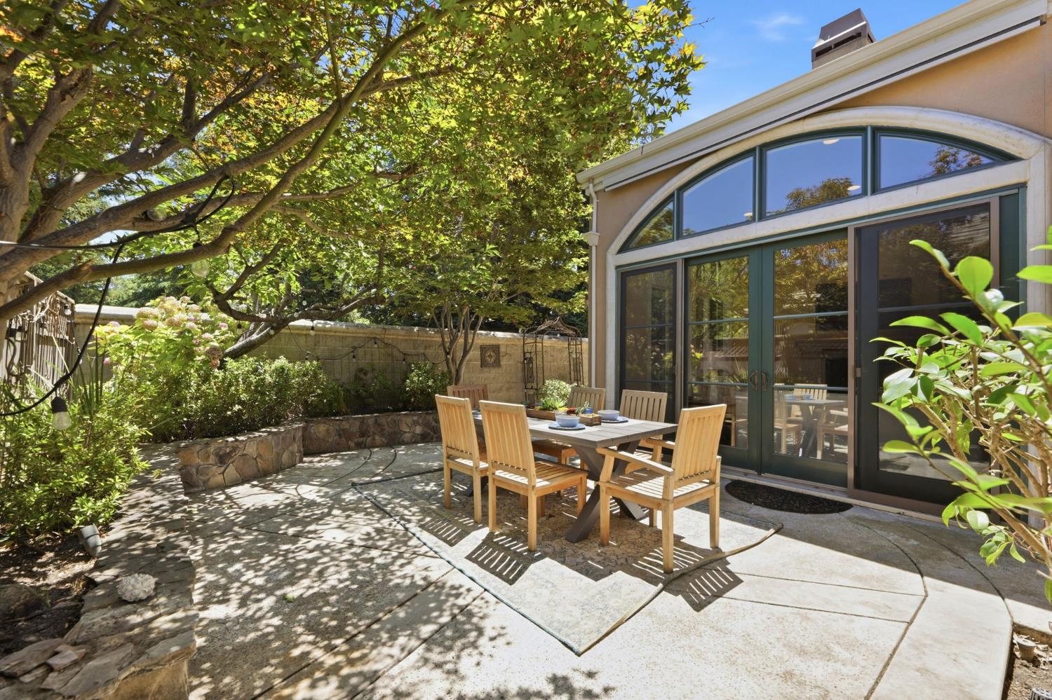 806 Sierra Oaks Vista Lane
