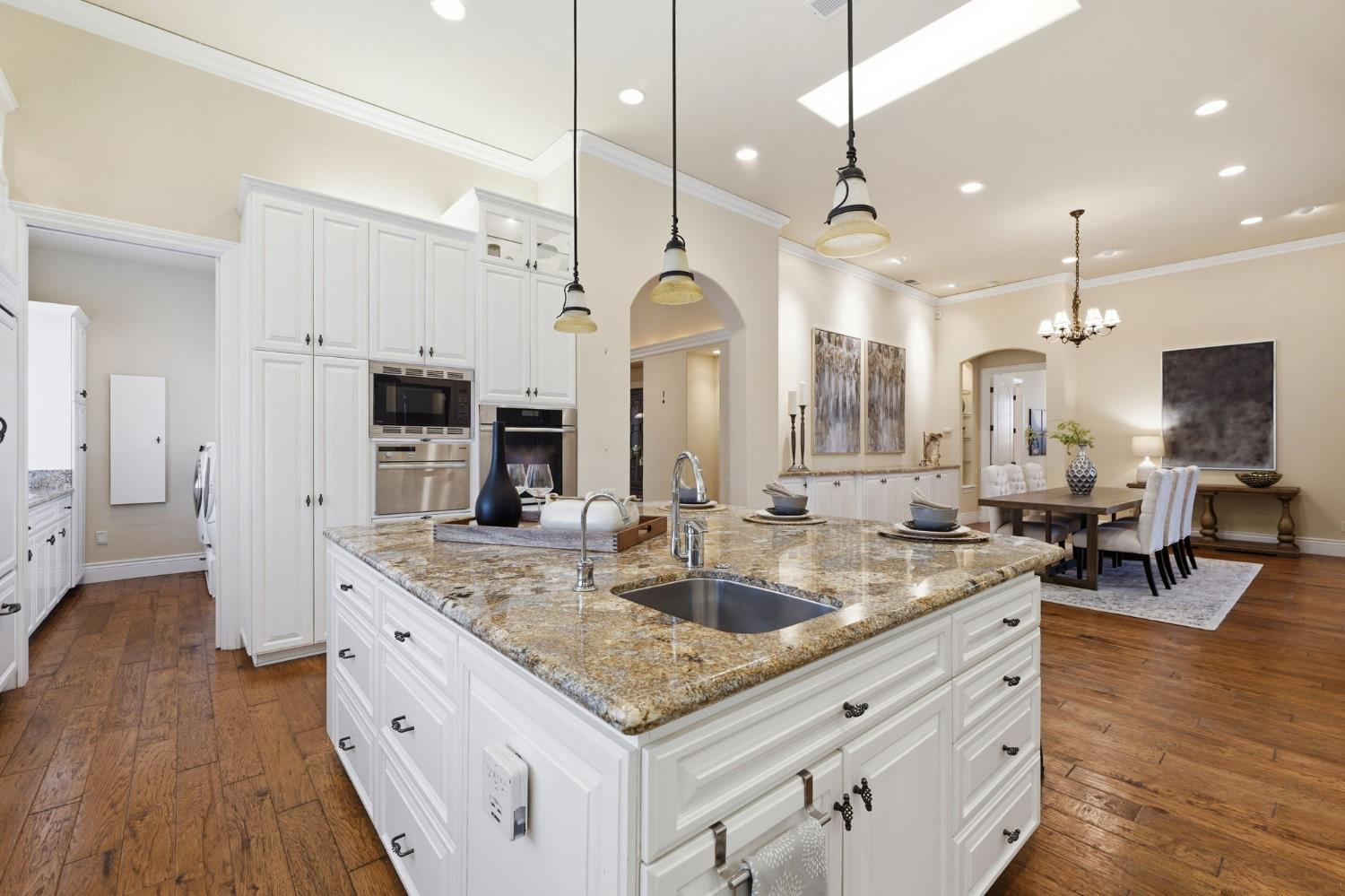 806 Sierra Oaks Vista Lane