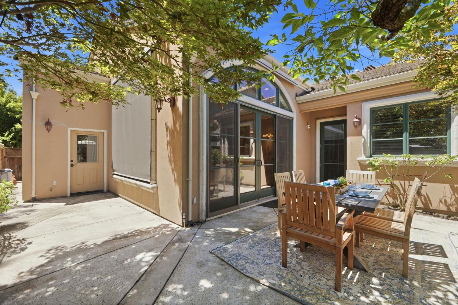 806 Sierra Oaks Vista Lane