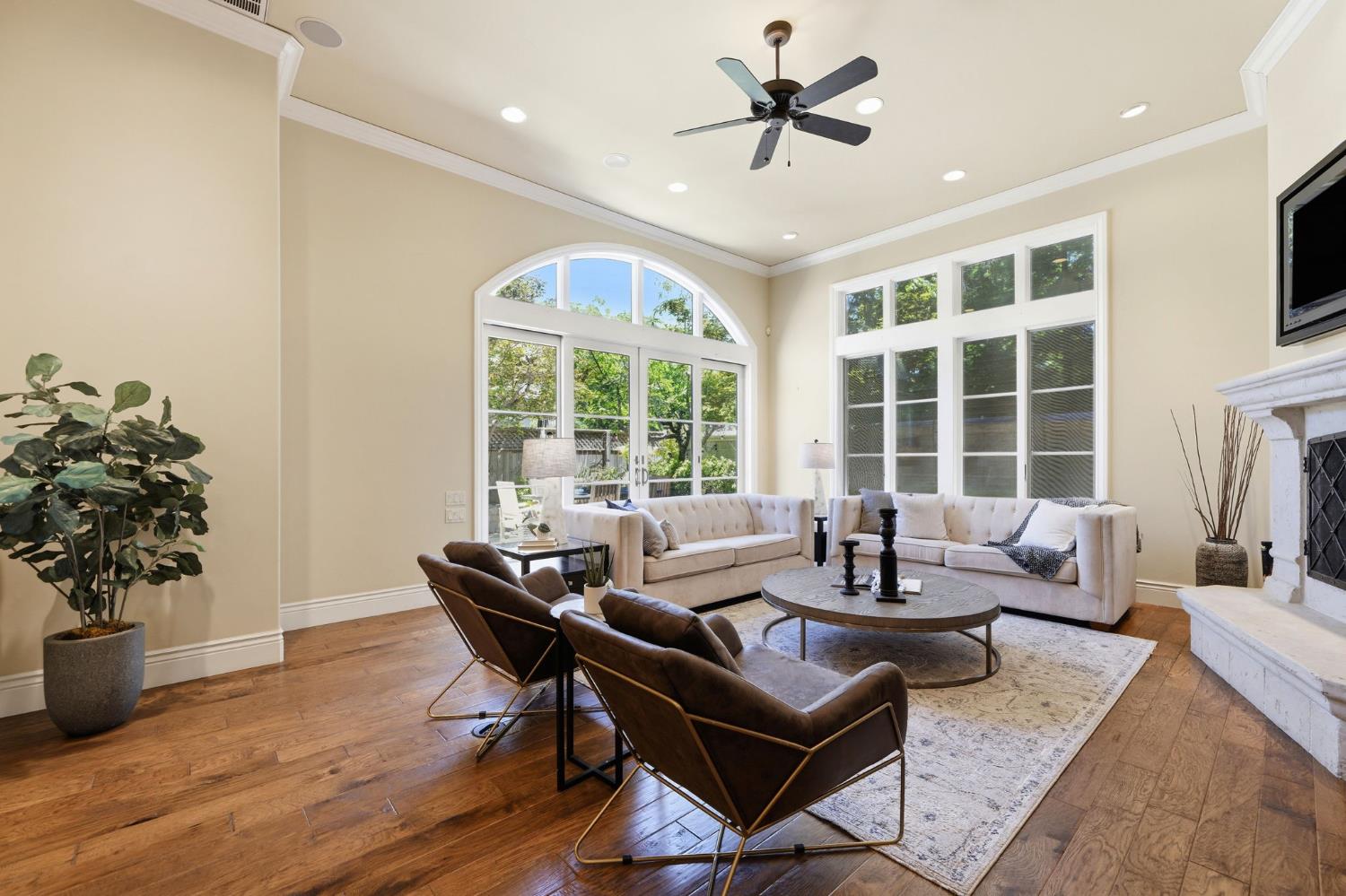 806 Sierra Oaks Vista Lane