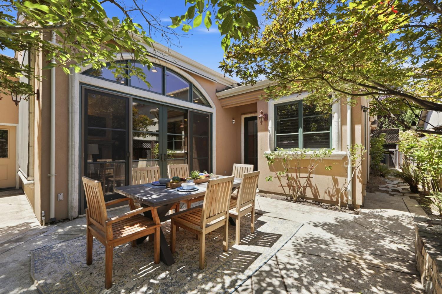 806 Sierra Oaks Vista Lane