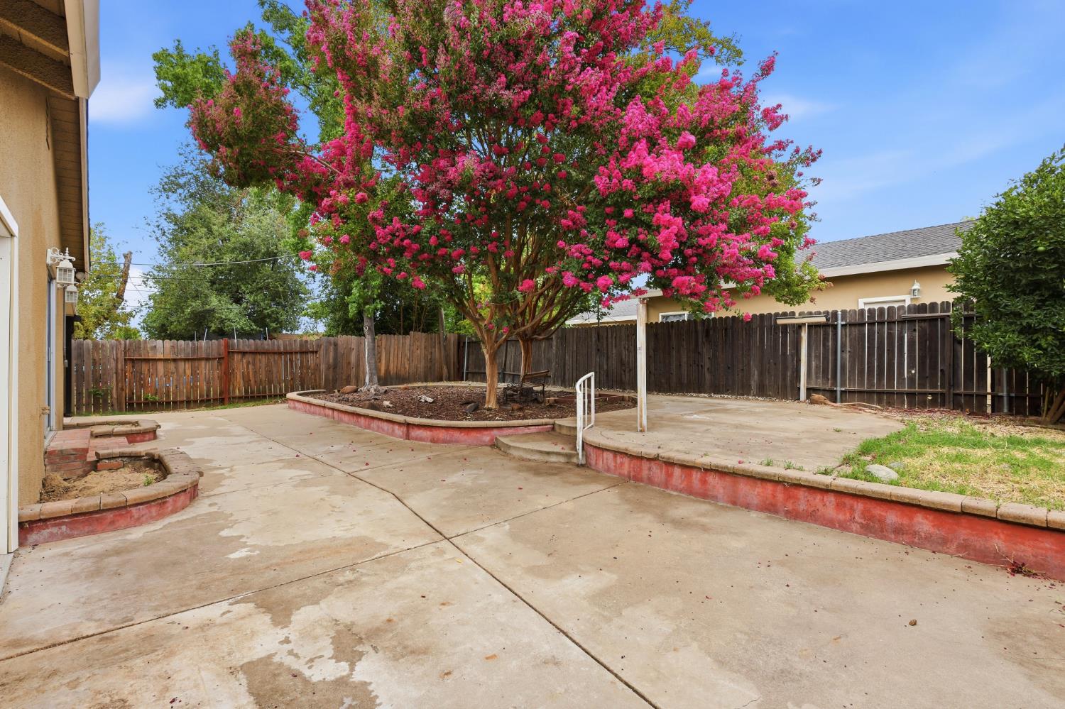 5901 Trovillion Street