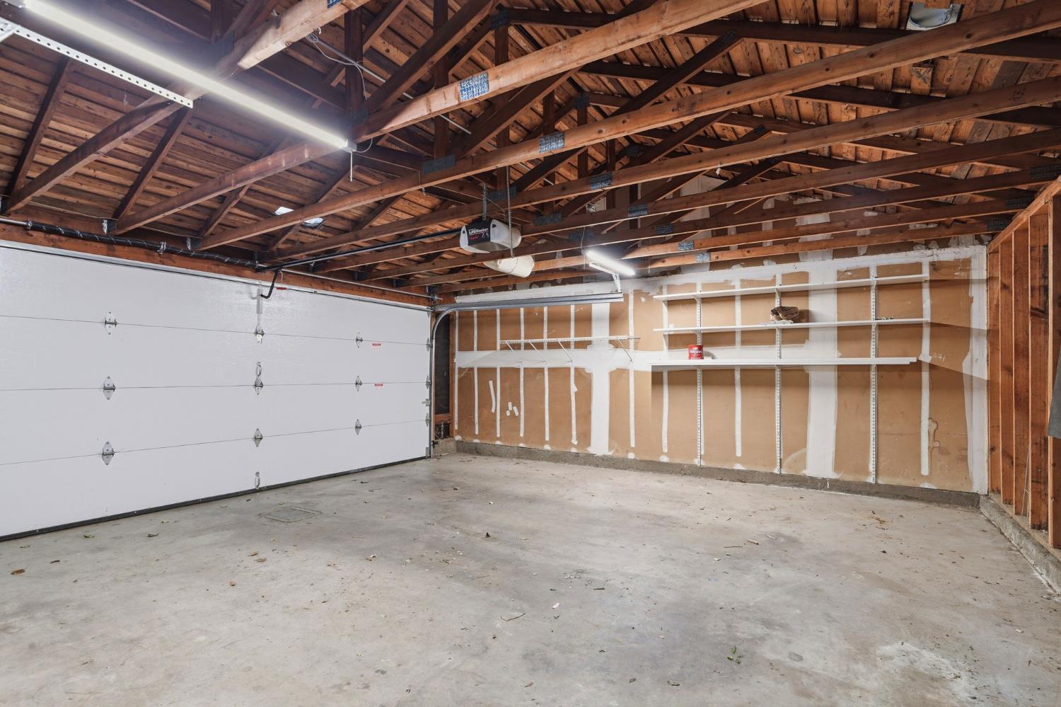 1276 Vanderbilt Way